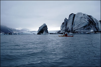 Medial moraine markings on Bear Glacier icebergs